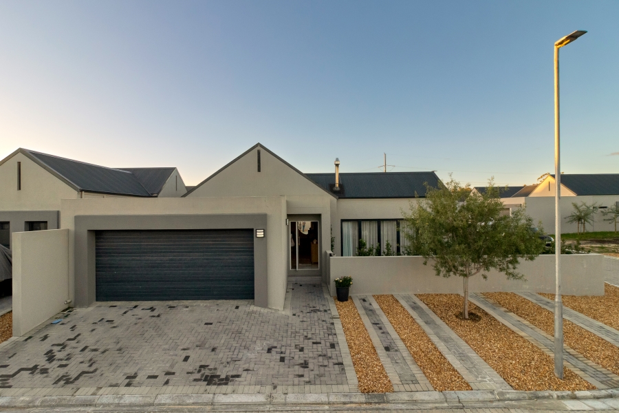 3 Bedroom Property for Sale in Aan de Wijnlanden Western Cape